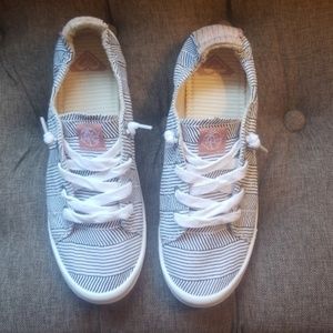 Roxy sneakers